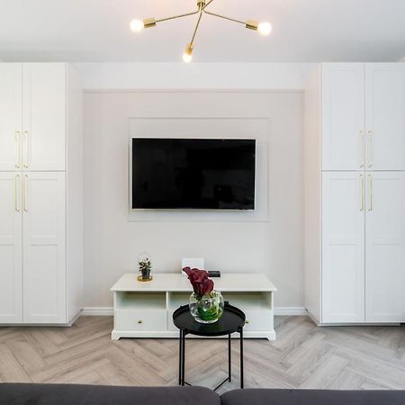 Modern Studio Apartments Poznan City Center By Noclegi Renters Bagian luar foto